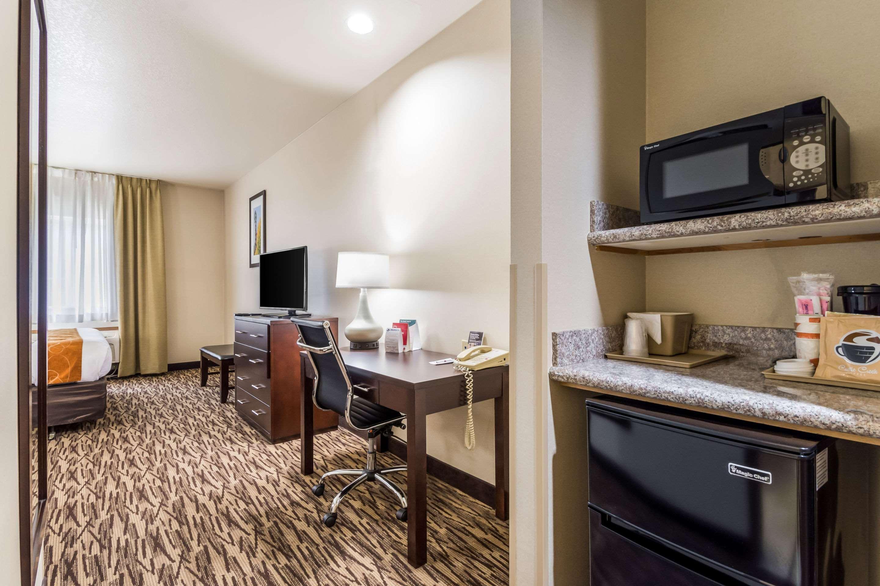 Comfort Airport Hotel 2*