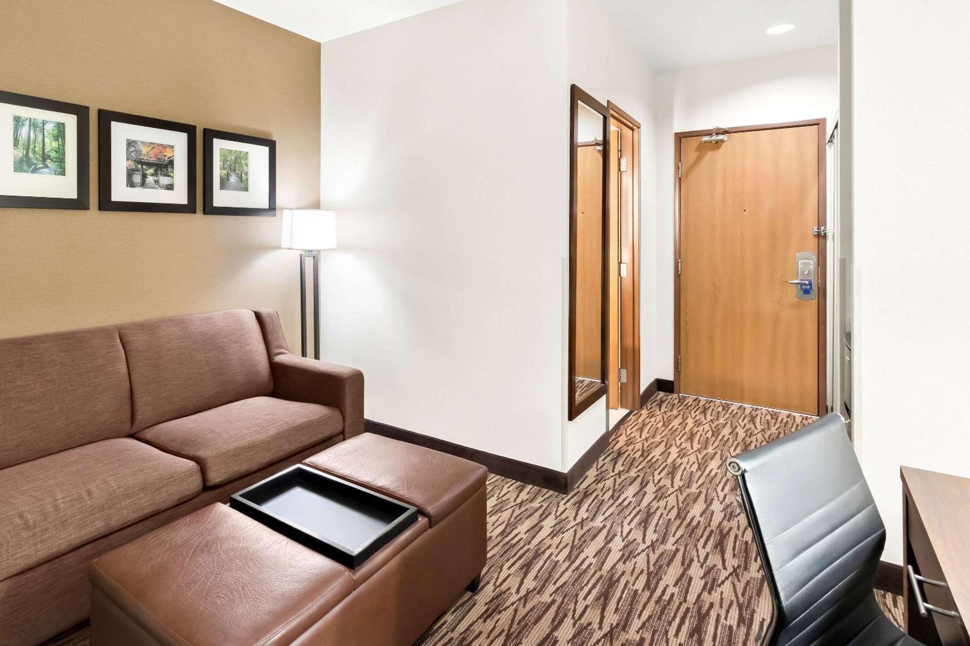 Hotel Comfort Airport 2*