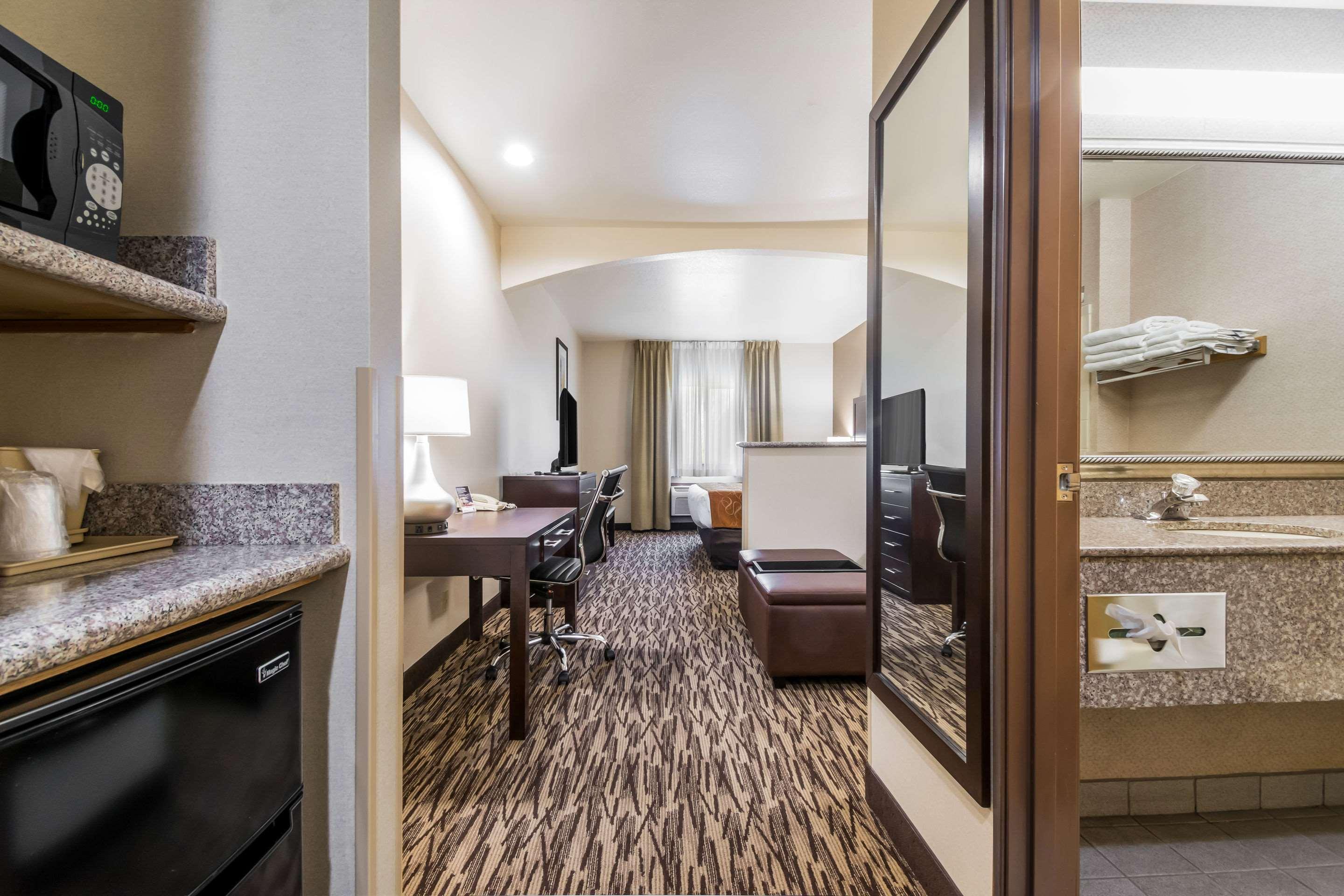 Comfort Airport Hotel 2*