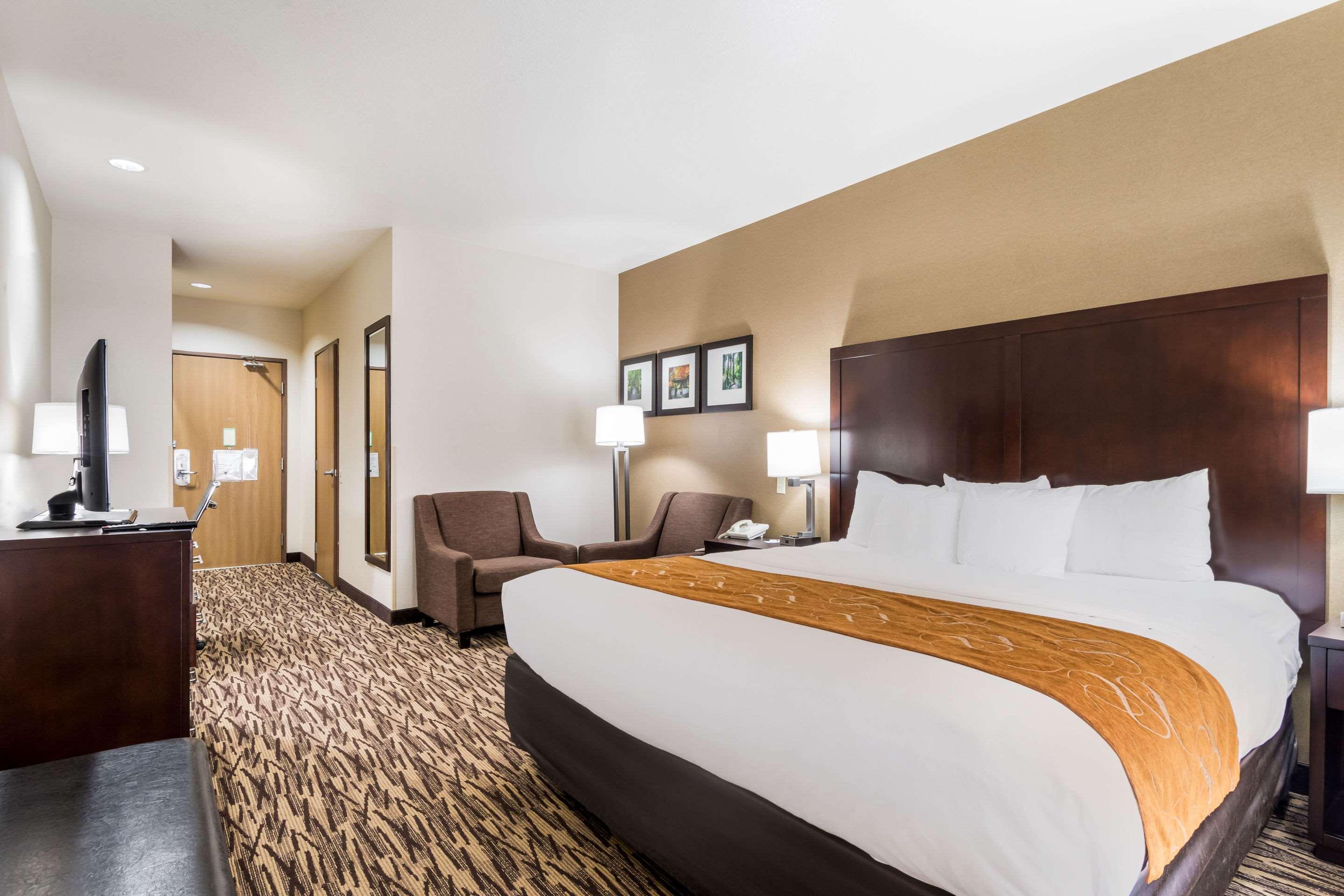 Comfort Airport Hotel 2*
