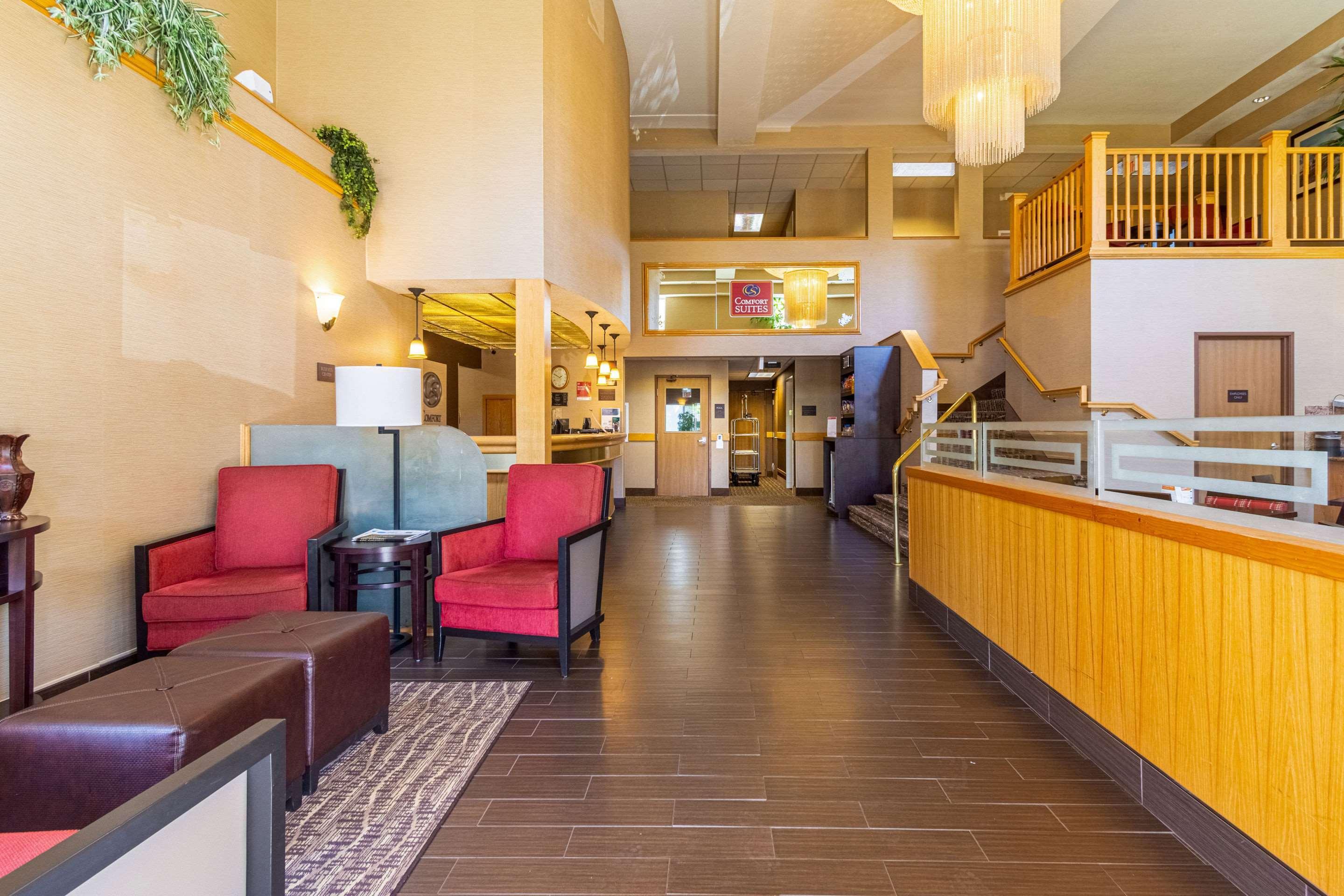 Comfort Airport Hotel 2*