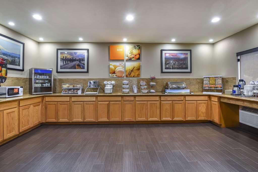 Comfort Airport Hotel 2*